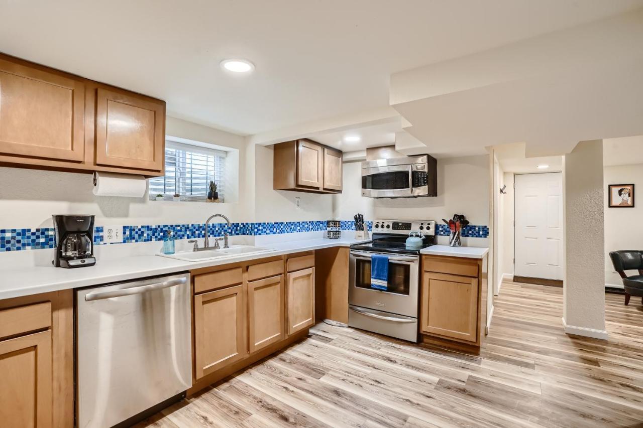 Sloans Lake Getaway - Basement Apartment Near Broncos And Downtown Denver Lakewood Dış mekan fotoğraf
