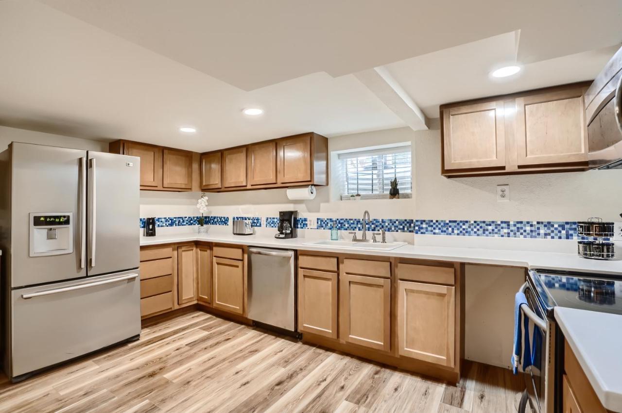 Sloans Lake Getaway - Basement Apartment Near Broncos And Downtown Denver Lakewood Dış mekan fotoğraf
